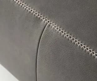 Forma: Contrast thread as an eye-catcher
