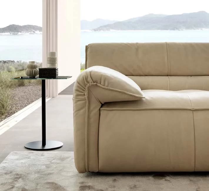 Center Leg by designwerk, impression 1